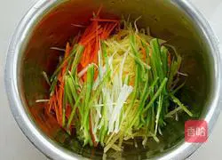 Illustration of how to make cold and spicy potato shreds 4