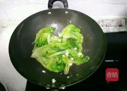 Illustration of how to make stir-fried lettuce 4