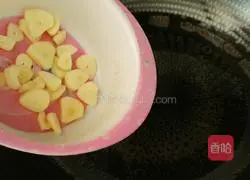 Illustration of how to make sweet and sour lettuce 7