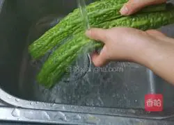 Illustration of how to make cold bitter melon 2