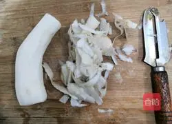 Illustration of how to stir-fry shredded radish 1