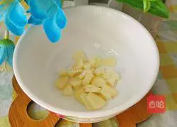 Illustration of how to make fried beans with green pepper 3