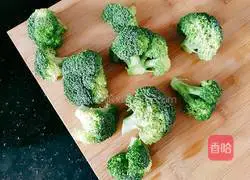 Broccoli and steamed tomatoes Illustration of how to do it 3