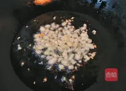 Illustration of how to make spicy and sour shredded potatoes 4