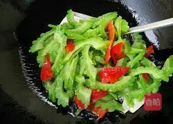 Illustration of how to stir-fry bitter melon 8
