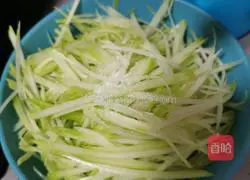 Illustration of how to make stir-fried chayote 5