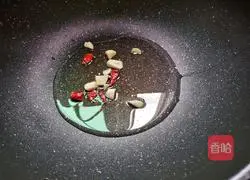 Illustration of how to make garlic lettuce 6