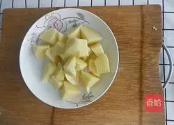 Illustration of how to make spicy stir-fried kidney beans and potato cubes 2