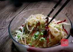 Illustration of how to make stir-fried shredded potatoes 3