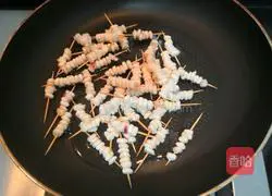 Illustration of how to make toothpick corn skewers 6