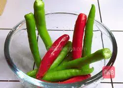 Illustration of how to make pepper-thinned eggs 2