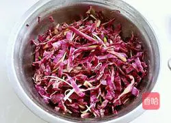 Illustration of how to make cold purple cabbage 4