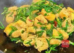 Illustration of how to make fried leeks with bean paste 10