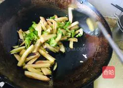 Illustration of how to stir-fry eggplant with green peppers and tomatoes 4