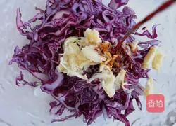 Illustration of how to make shredded purple cabbage 5