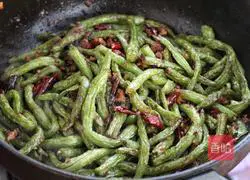 Illustration of how to make stir-fried green beans 7