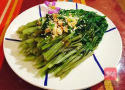 Illustration of how to make cold water spinach 6