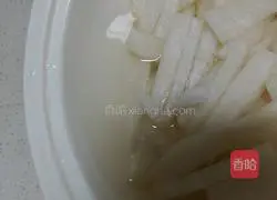 Illustration of how to make sweet and sour radish 2