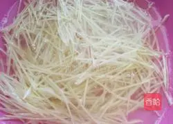 Illustration of how to make green pepper and potato shreds 3