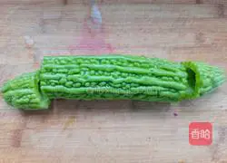 Illustration of how to make bitter melon stuffed with fruits 1