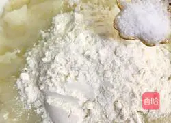 Illustration of how to make pan-fried potato pancakes 5