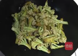 Illustration of how to make stir-fried cauliflower 7