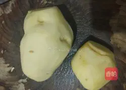Illustration of how to make spicy and sour potato shreds 1