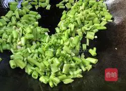 Illustration of how to make stir-fried water spinach stems with garlic 8