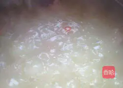 Soybean and pig trotters soup recipe 7