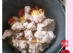 Illustration of how to make spareribs and corn soup 4