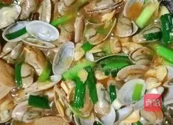 Illustration of how to stir-fry scallops with seafood sauce 12