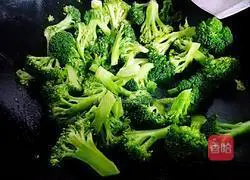 How to make broccoli in oyster sauce 5