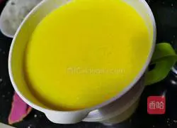 Illustration of how to make sweet corn juice 6