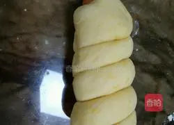 Illustration of how to make pumpkin hot dog rolls 13