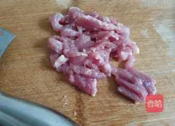 Illustration of how to make tomato shredded pork and wild rice soup 6