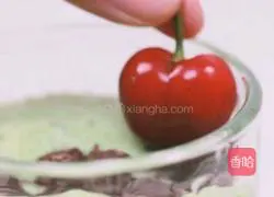 Illustration of how to make green juice milkshake 5