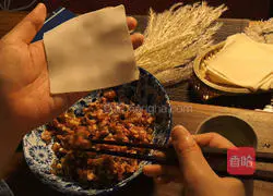 Chicken soup wontons, illustration of how to make the soup base 9