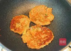 Illustration of how to make broccoli vermicelli pancakes 12