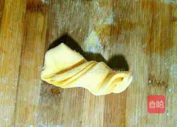 Pumpkin flower roll Illustration of how to do it 14