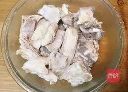 Illustration of how to stew lamb with angelica 6