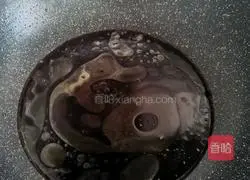 Illustration of how to make egg and scallion noodles 5