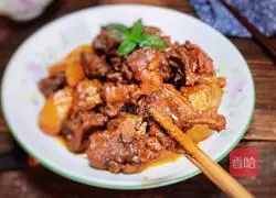 Illustration of how to cook duck legs with potatoes 19