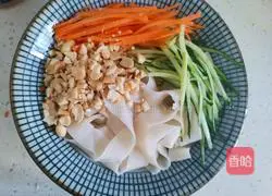 Illustration of how to make peanut butter noodles 10