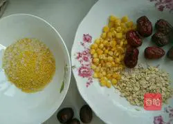 Illustration of how to make nutritious millet and sea cucumber porridge 1
