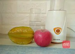 Illustration of how to make carambola and apple honey juice 1