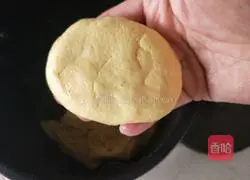 Illustration of how to make cornmeal pancakes 9