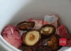 Recipe for carrot and mushroom bone soup Illustration 3