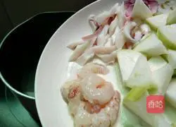 Illustration of how to make seafood noodles 4