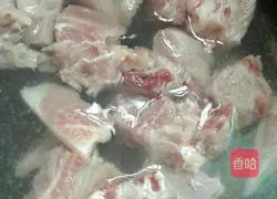 Illustration of how to make braised pork ribs and radish soup 1