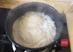 Illustration of how to make dragon noodles in clear soup 4